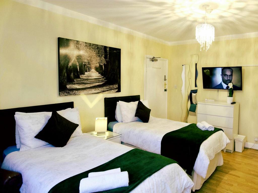 Gable Lodge London B&B Enfield Esterno foto