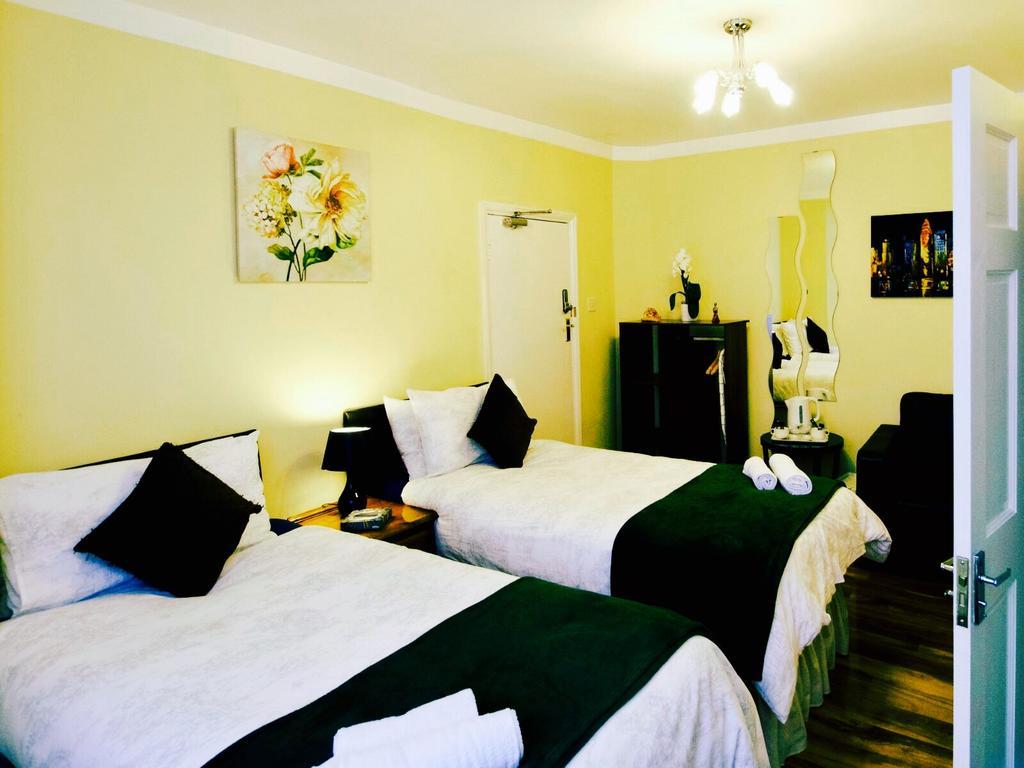 Gable Lodge London B&B Enfield Esterno foto