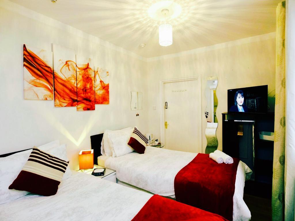 Gable Lodge London B&B Enfield Esterno foto