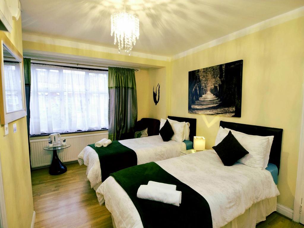 Gable Lodge London B&B Enfield Esterno foto