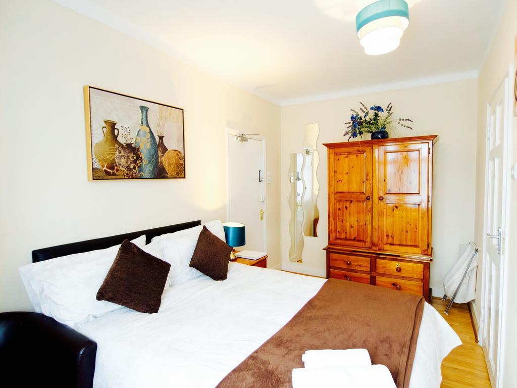 Gable Lodge London B&B Enfield Esterno foto