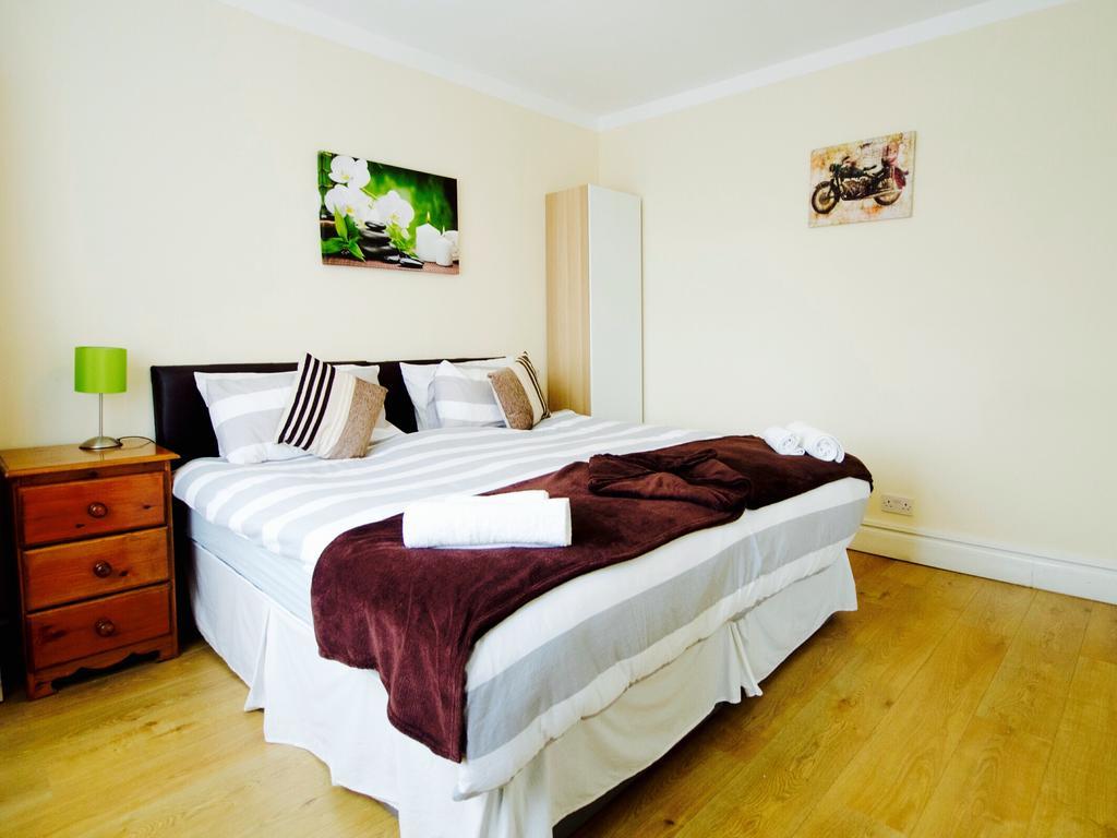 Gable Lodge London B&B Enfield Esterno foto