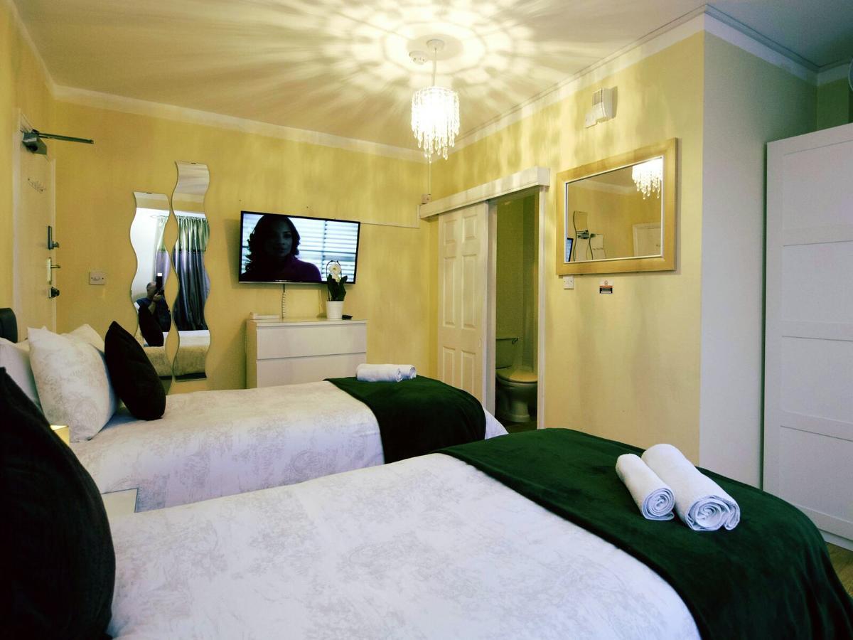 Gable Lodge London B&B Enfield Esterno foto