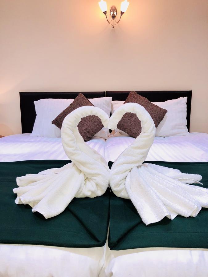 Gable Lodge London B&B Enfield Esterno foto