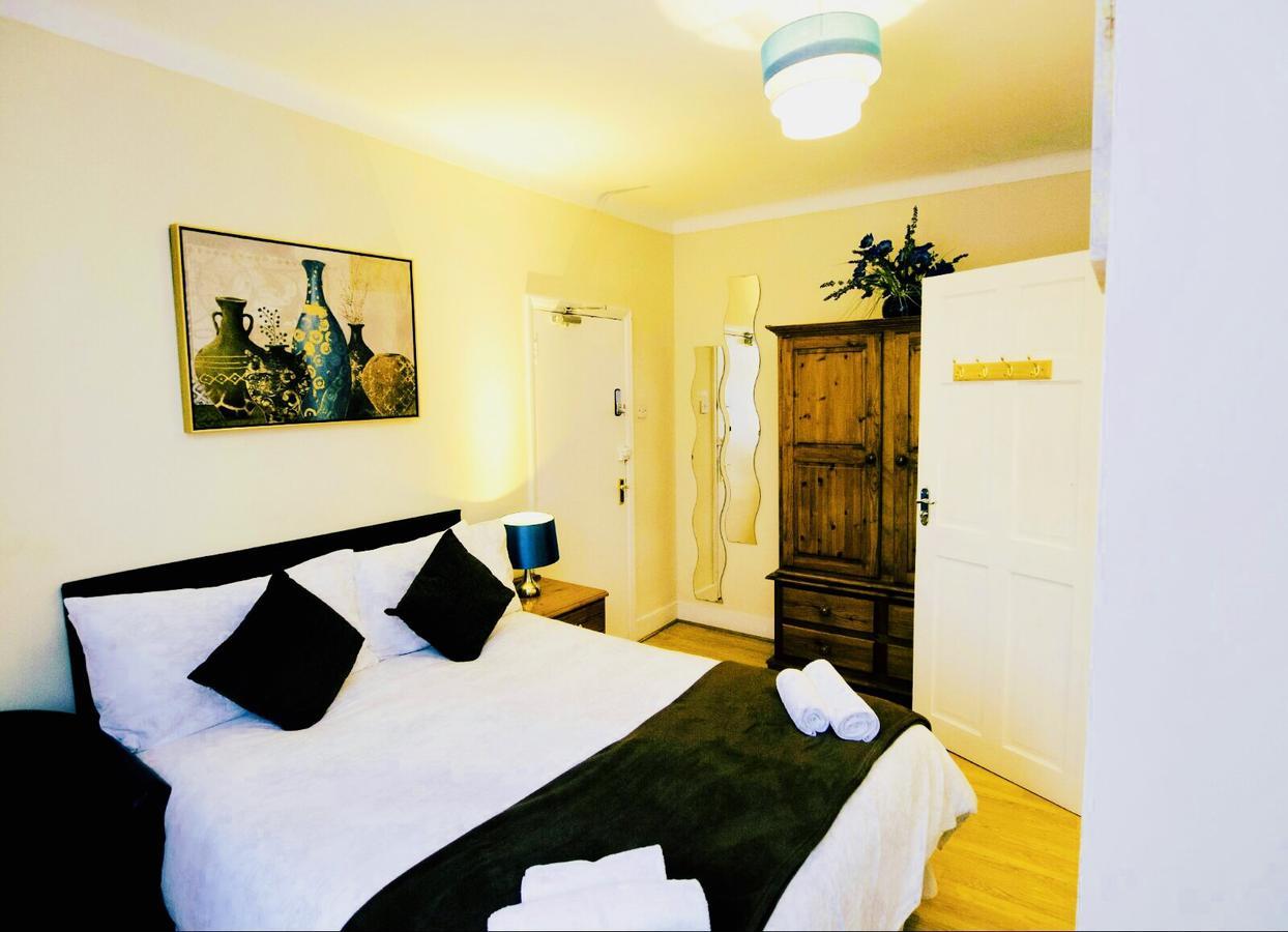 Gable Lodge London B&B Enfield Esterno foto